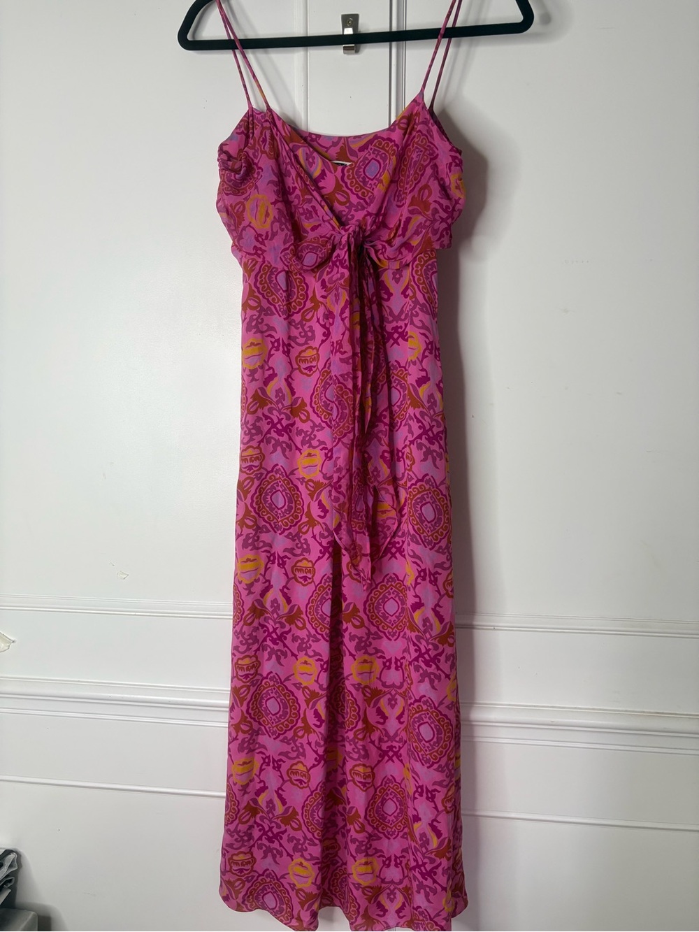 Diane Von Furstenberg Silk pink Patterned Tie-Front Dress